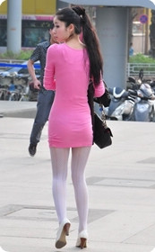 上海美术学院门口街拍女生